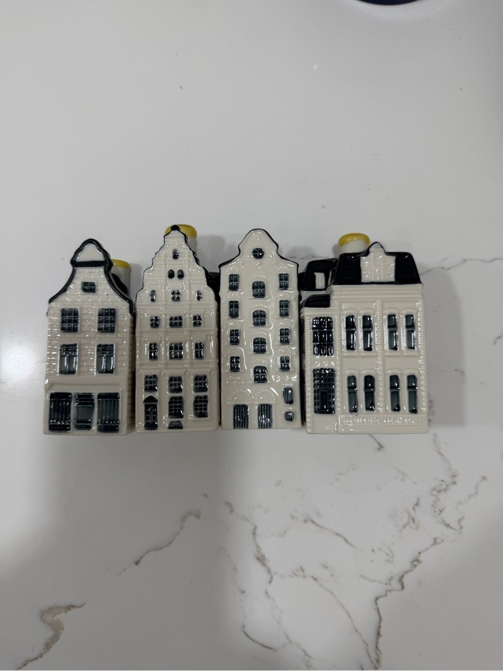 KLM Set of 4 Ceramic Dutch houses #30,33,91,92